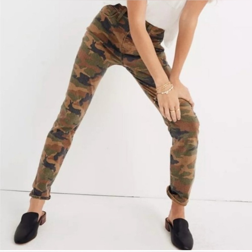 Madewell The High-Rise Slim Boyjean in Cottontail Camo 29